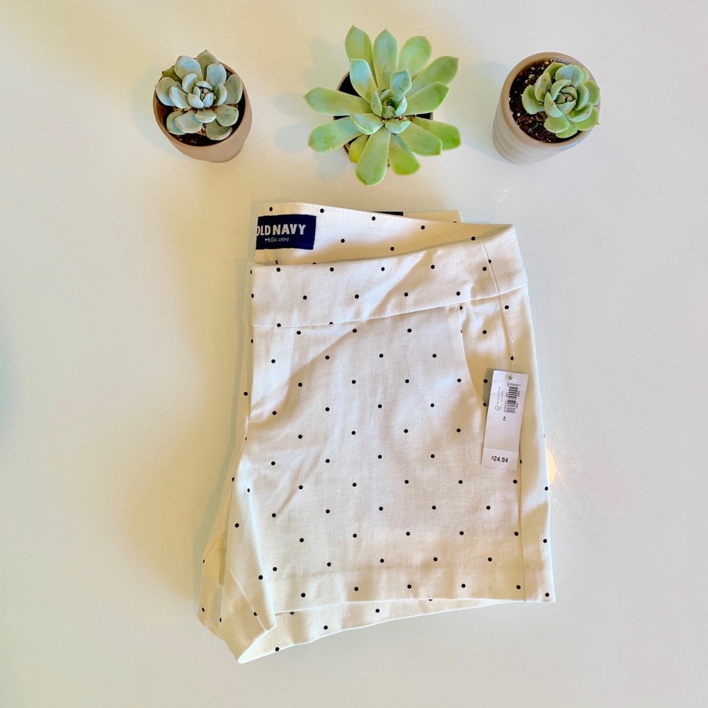Brand New Old Navy Black & White Polka Dot Shorts - Picture 2 of 6